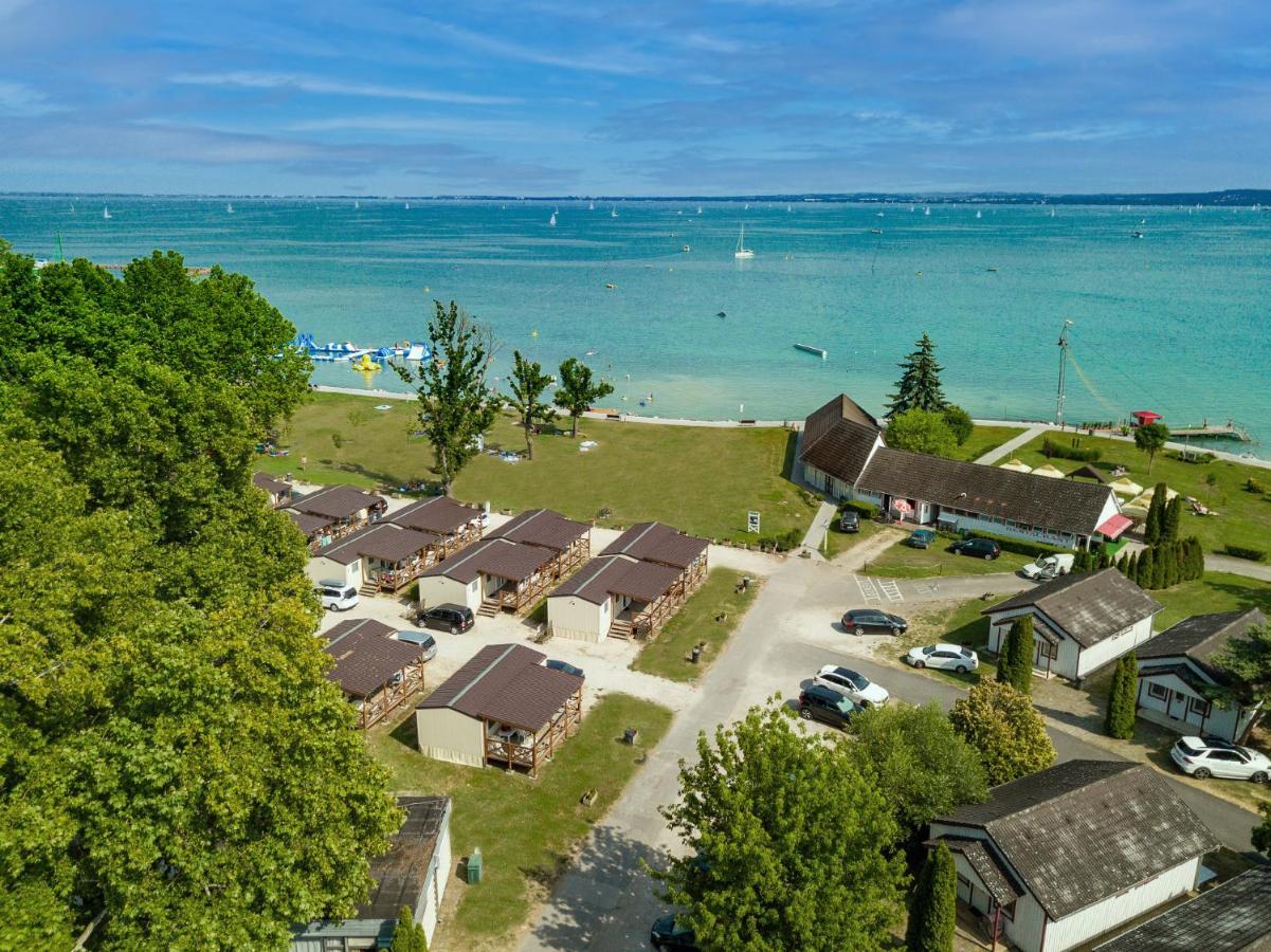 Balatontourist Fuered Camping & Bungalows Balatonfured Exterior photo
