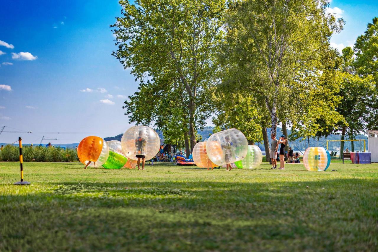 Balatontourist Fuered Camping & Bungalows Balatonfured Exterior photo