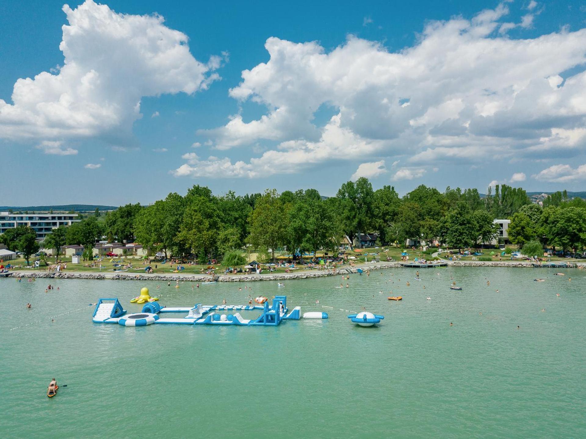 Balatontourist Fuered Camping & Bungalows Balatonfured Exterior photo